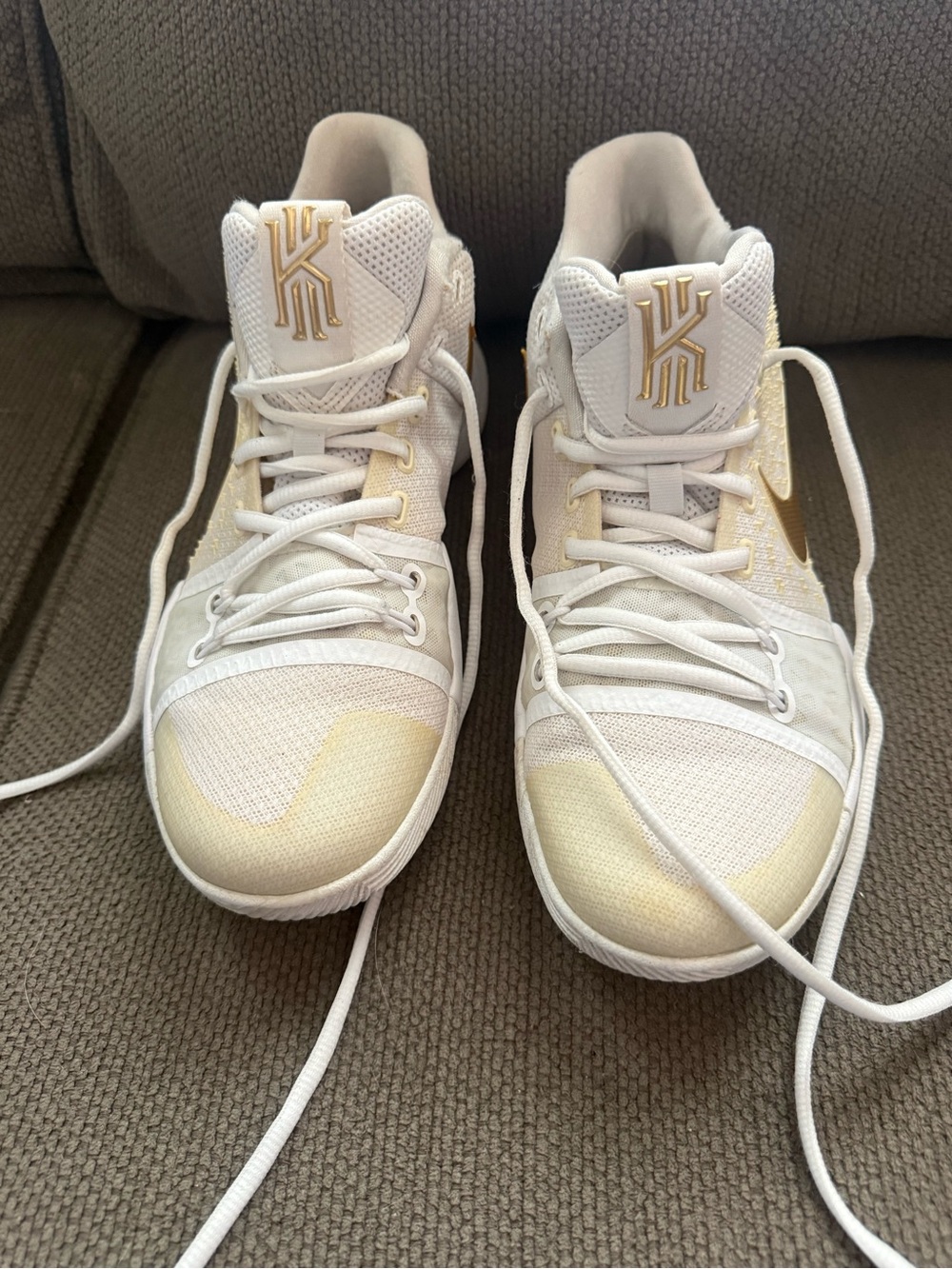 Nike Kyrie 3 Finals in White/Metallic Gold Color way Size 8.5